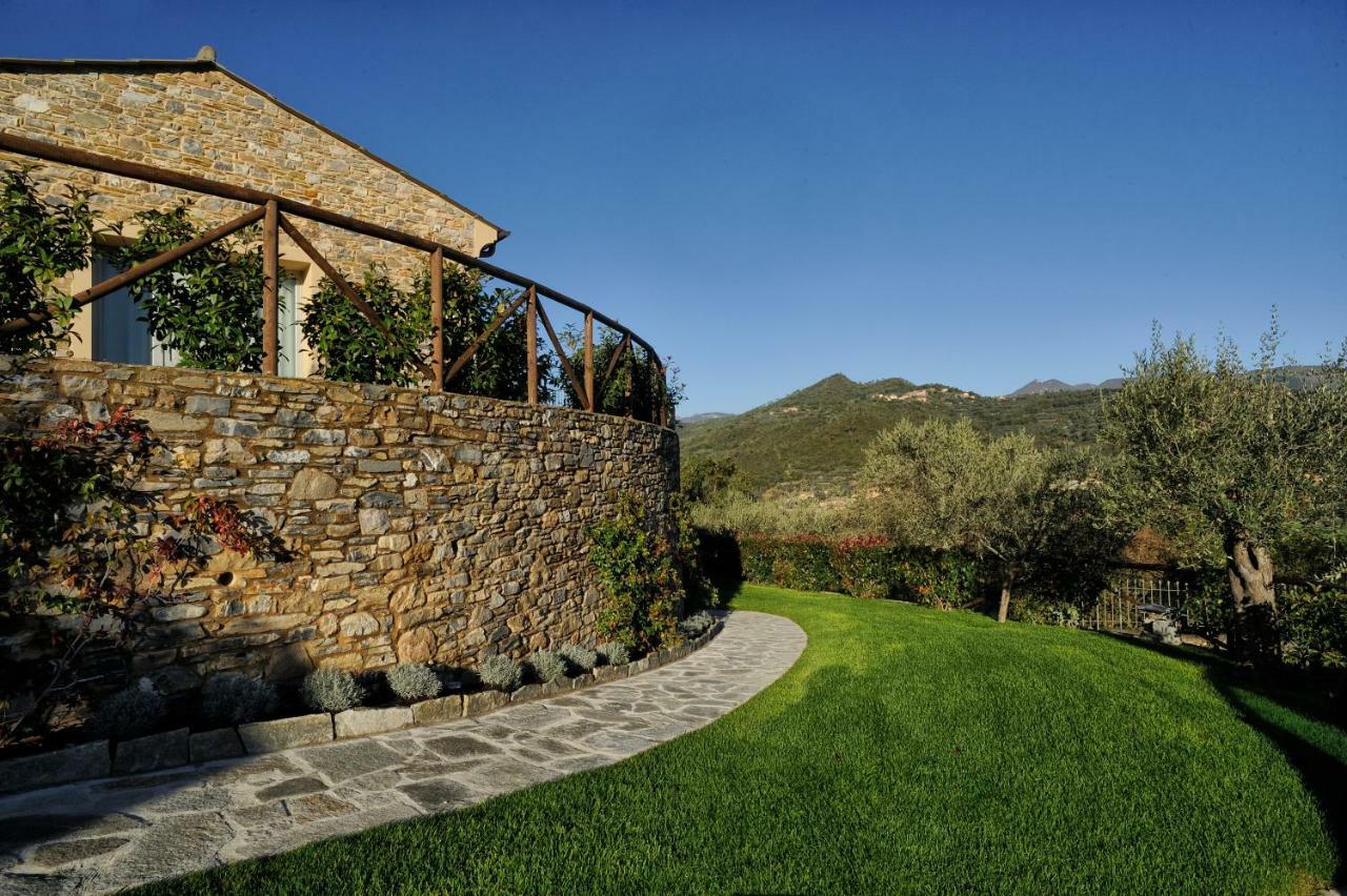 Almablanca Bed & Breakfast Garlenda Exterior photo